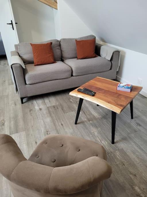 Appartement Proche Circuit Change  ภายนอก รูปภาพ