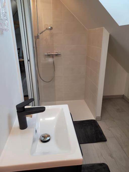 Appartement Proche Circuit Change  ภายนอก รูปภาพ